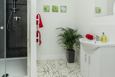 1 bed studio, Queens Terrace, City Centre, Southampton, SO143LR - Image 2